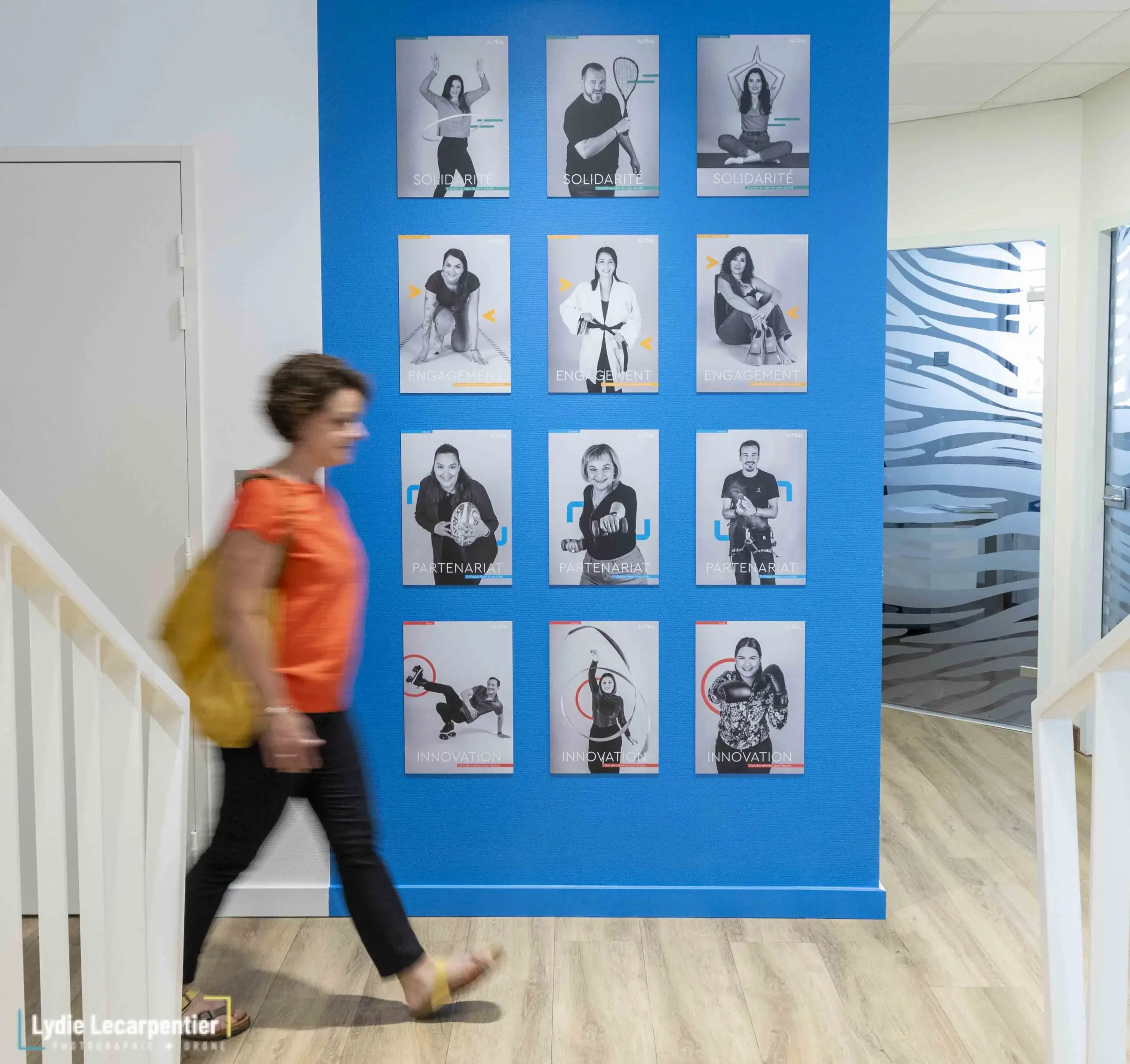 photos des salariés de ALTEAL, bailleur sociaux, mise en page et créations graphiques créée par Delphine Chevaugeon graphiste à Toulouse